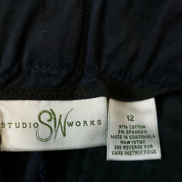 Women’s Studio Works Black Capris Sz 12 cotton blend 21 in inseam - Picture 6 of 7